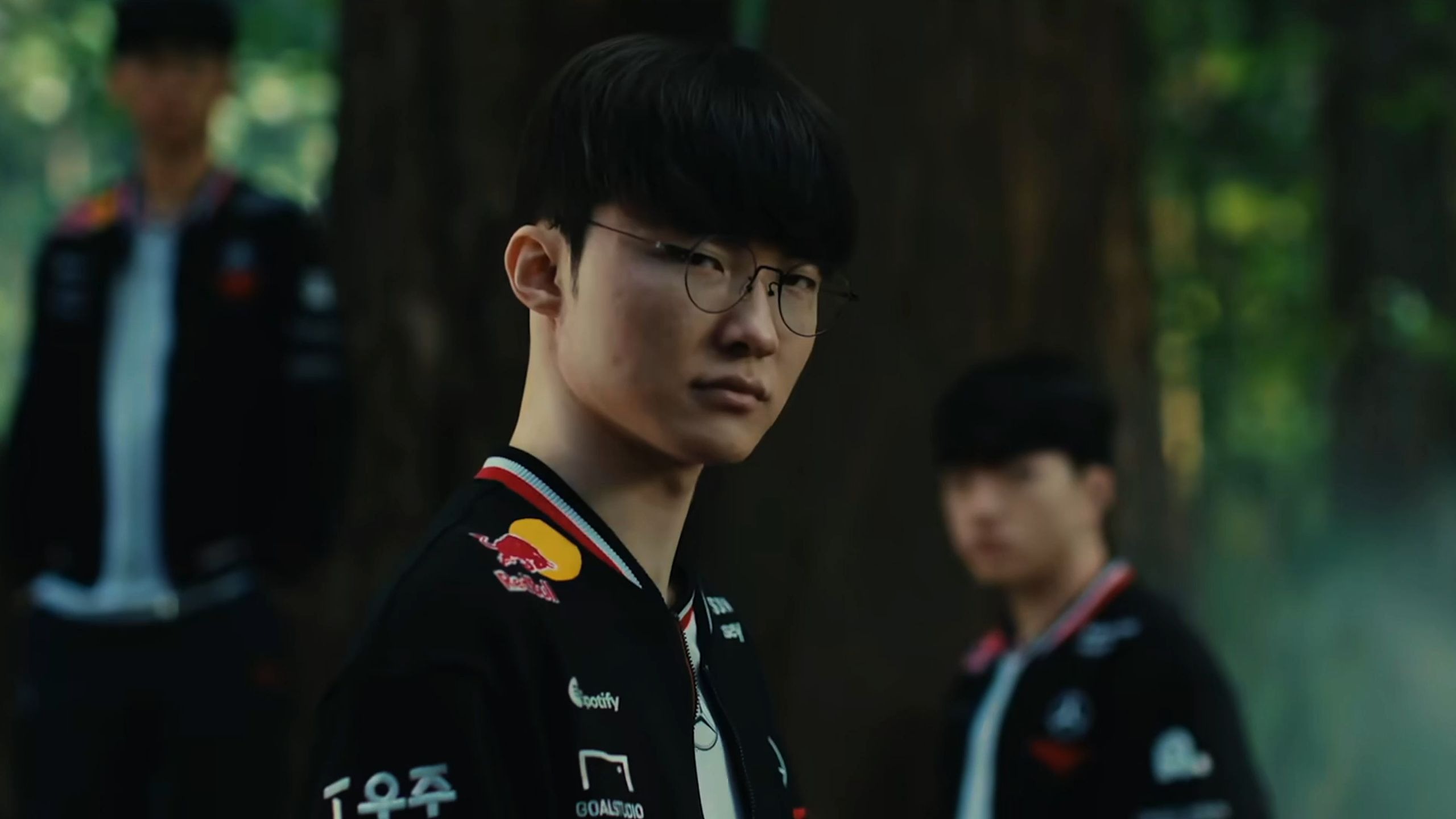 Faker在G2比赛中问鼎冠军，大胜引发热议！(16总决赛全部七场回放)九游网页版平台